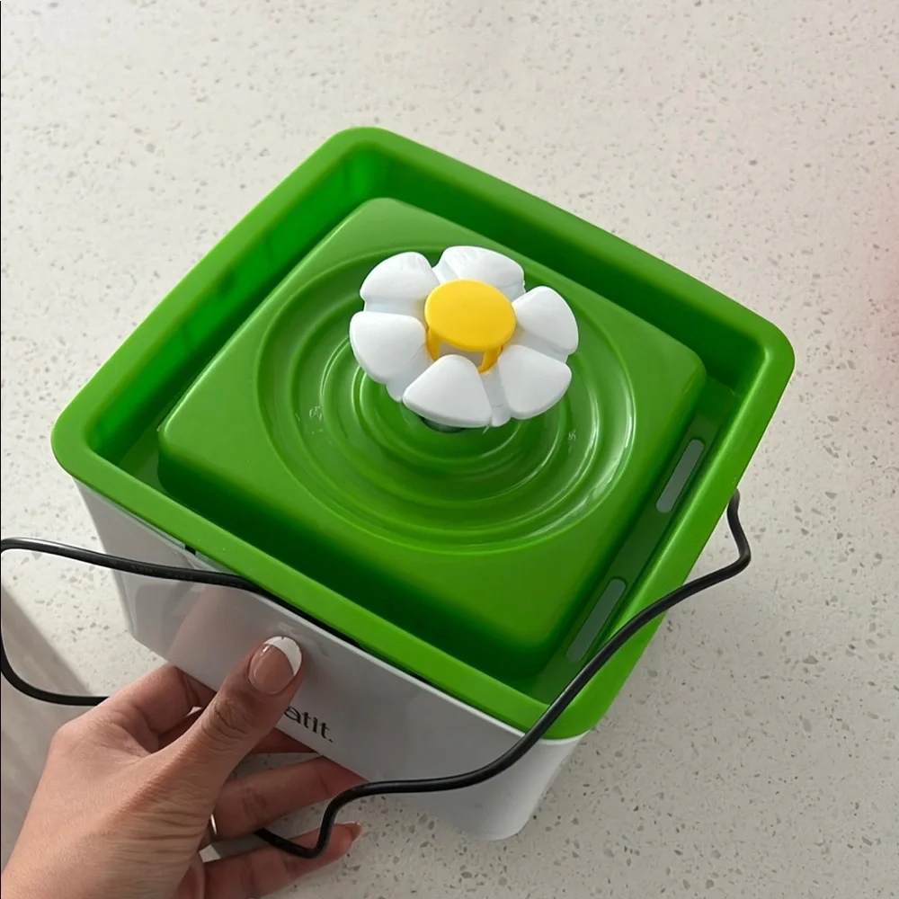 Brand new cat water fountain
